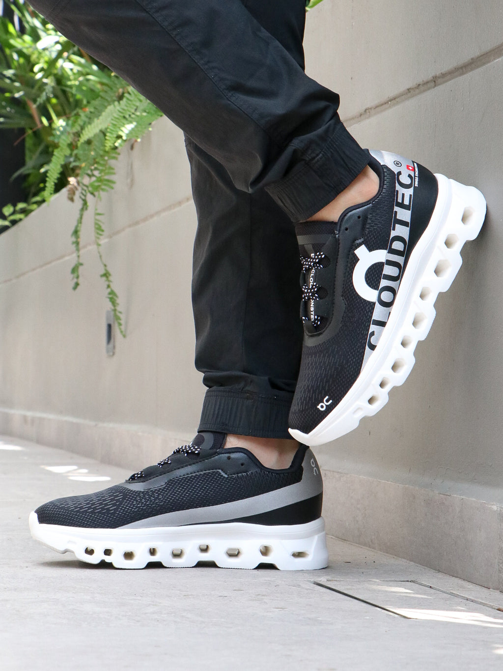 ON Cloudmonster: Potencia, Comodidad y Estilo en Cada Paso